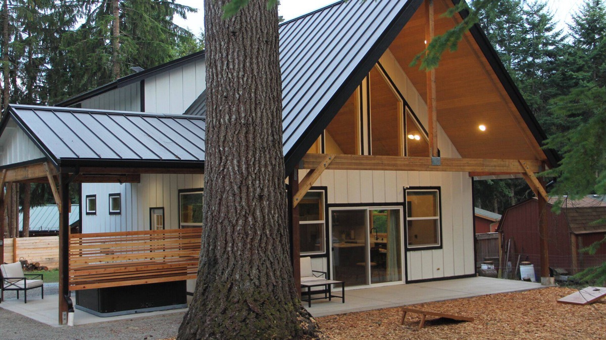 Ashford Cabin | BRAND NEW! 2 Bedroom Cabin Minutes from Mt Rainier National Park!