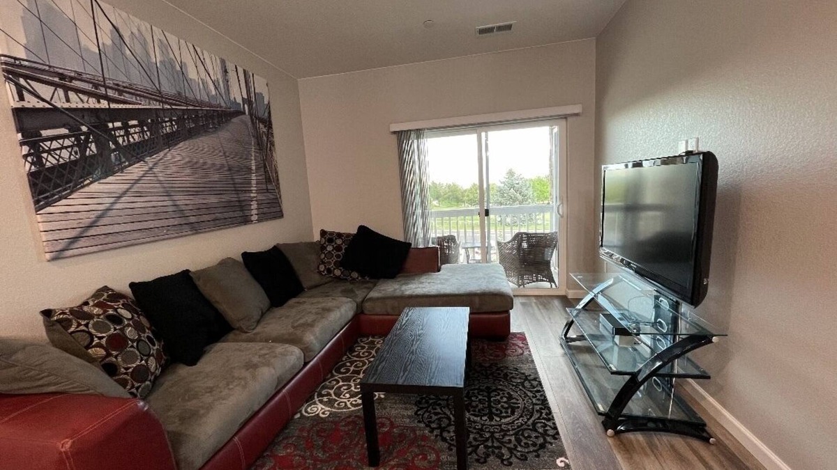 Aurora Apartment | Brand new 2 bedroom condo - Bienvenido Red Phoenix