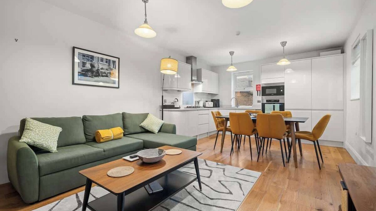 Munster Apartment | Brand NEW 2 BR Fulham Apt Nr Tube Station COZY