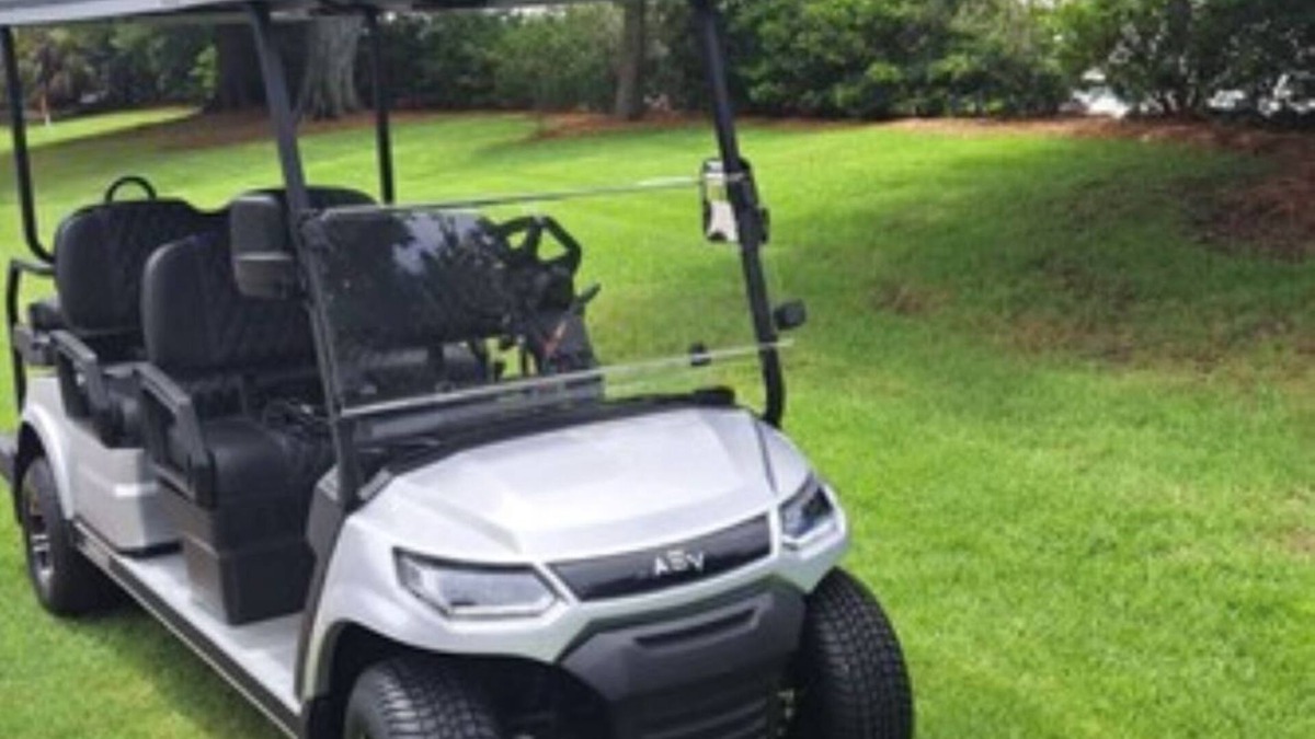 Sandestin Villa | BRAND NEW 2024 6 passenger GOLF CART! Lake views! 3 Minutes to BEACH! NEW FLOORS