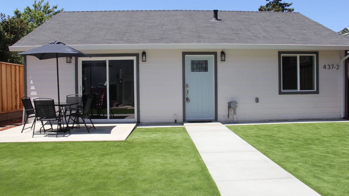 Northside House | Brand New 2Bed/2Bath Guesthouse w/Parking, Laundry, 1G net in San Jose Downtown