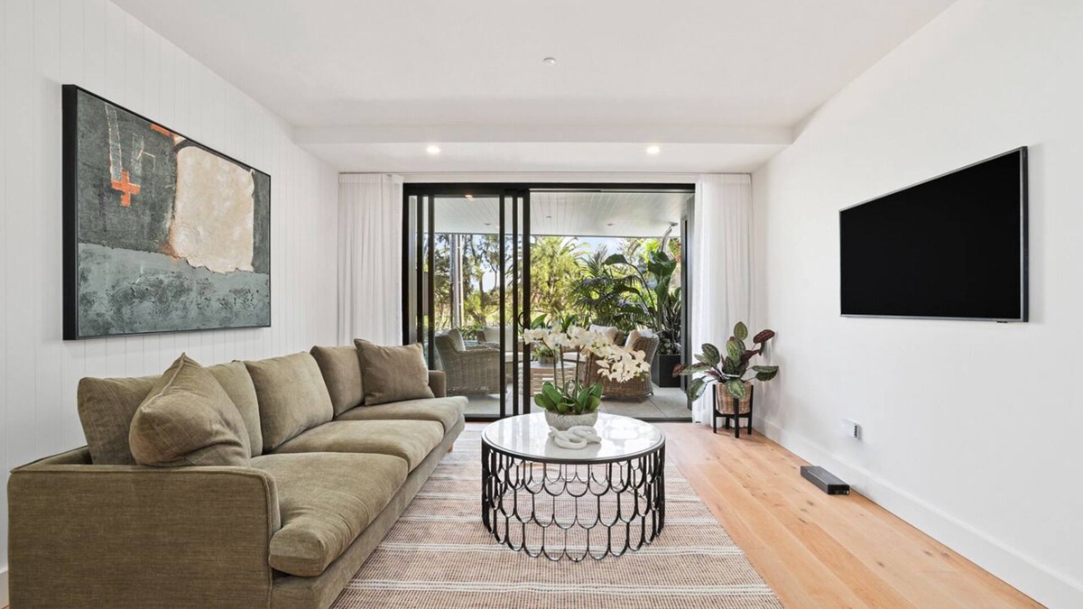 Collaroy Apartment | Brand New 3 Bed 2 Bath Opposite Long Reef Golf Club