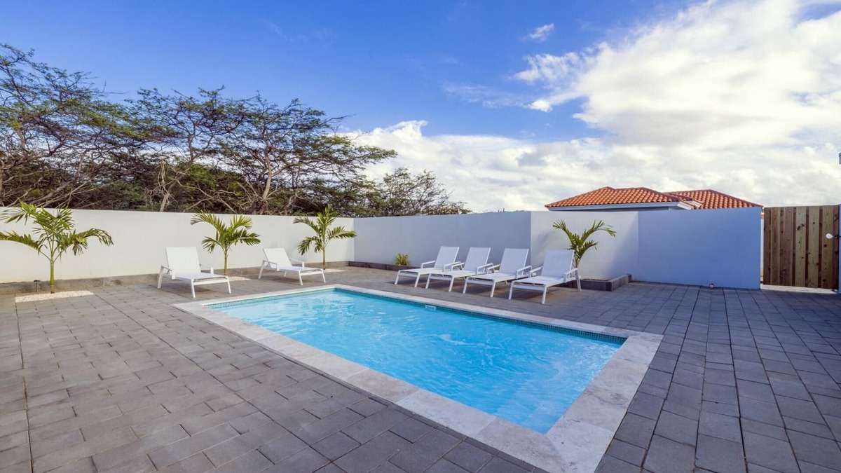 Sero Cadushi Villa | Brand New 3BR 2BA w/Private Pool Near Palm Beach