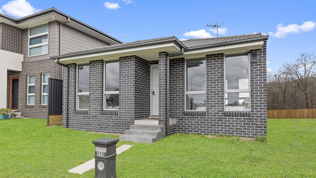 Austral House | Brand New 3Br One-Level House with WiFi & Parking