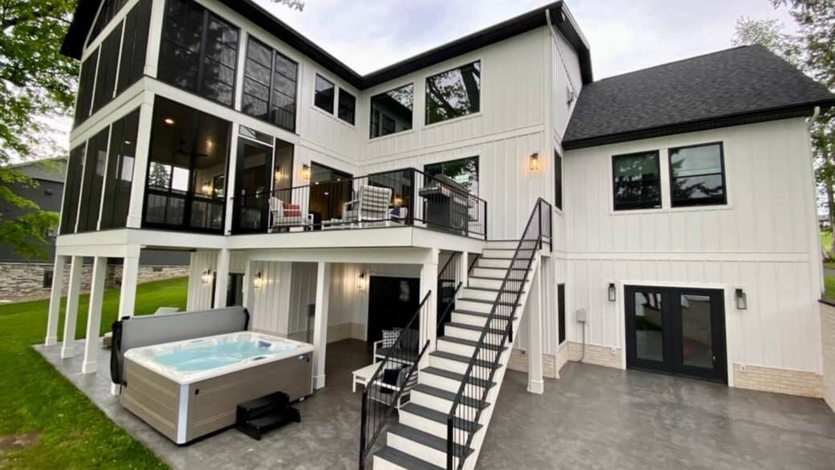 Town of Milo House | BRAND NEW 7 BR/5 BA luxury home ON Keuka Lake just outside of Penn Yan!