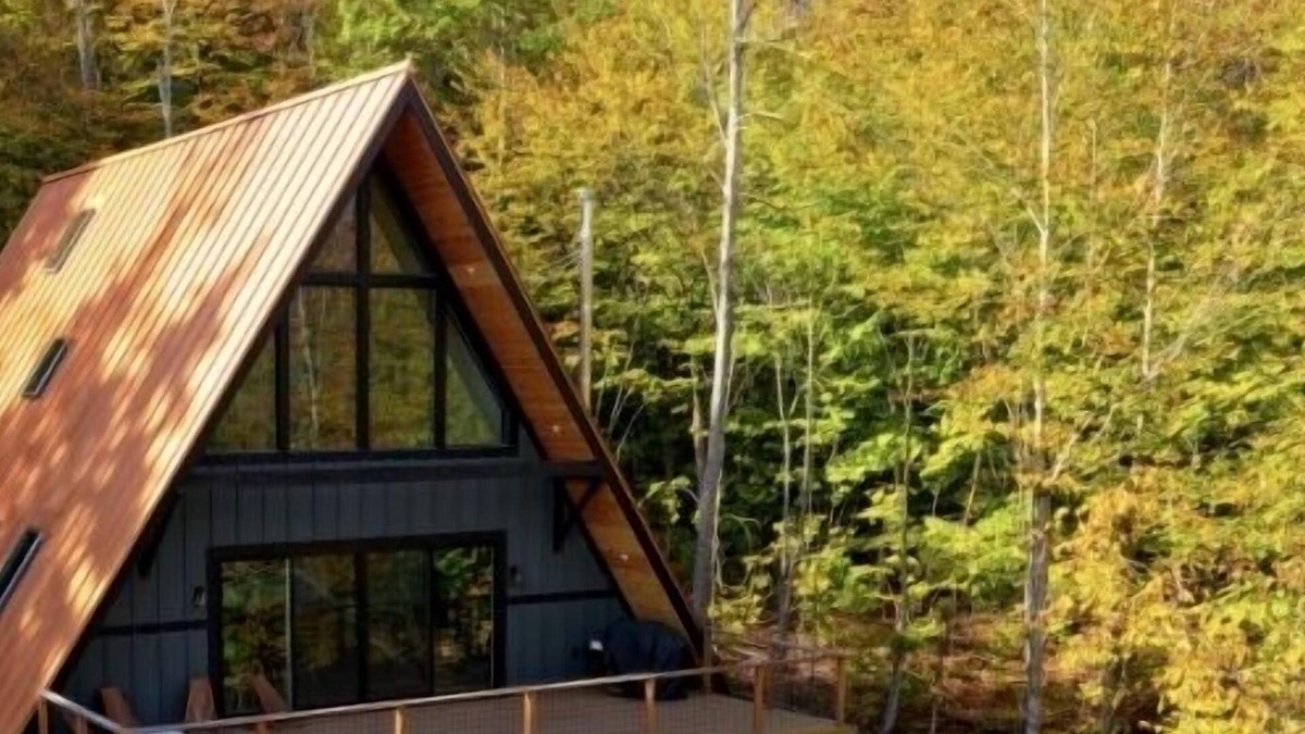 Ludlow House | Brand new Aframe btw Okemo and Killington with a dock on Lake Rescue