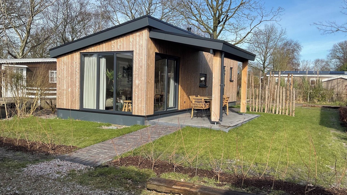 Sint Maartensvlotbrug House | Brand new and luxurious chalet with cosy veranda. Spacious and modern for 5 persons.