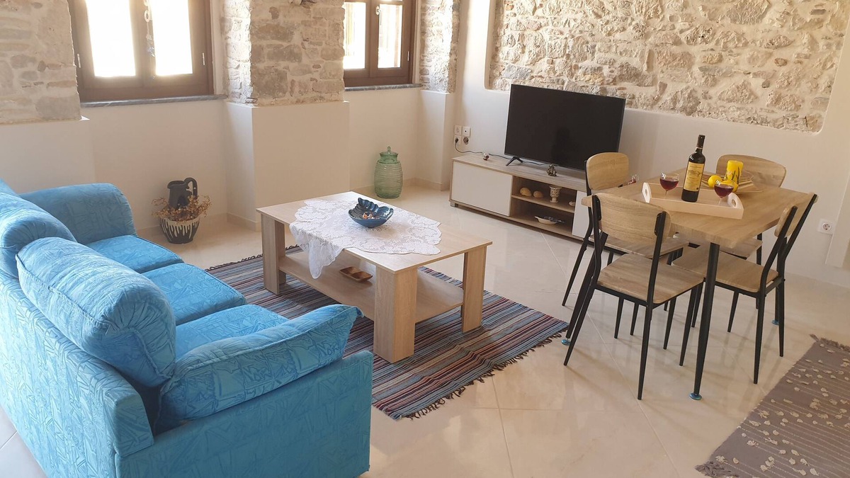 Pythagorion Apartment | Brand new apartment on the main street of Pythagorion