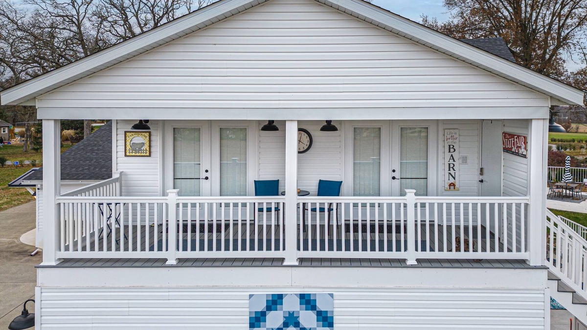 St. Clair County Apartment | Brand new apartment with full kitchen, porch and patio.1 King/1sofa bed/1 bathn