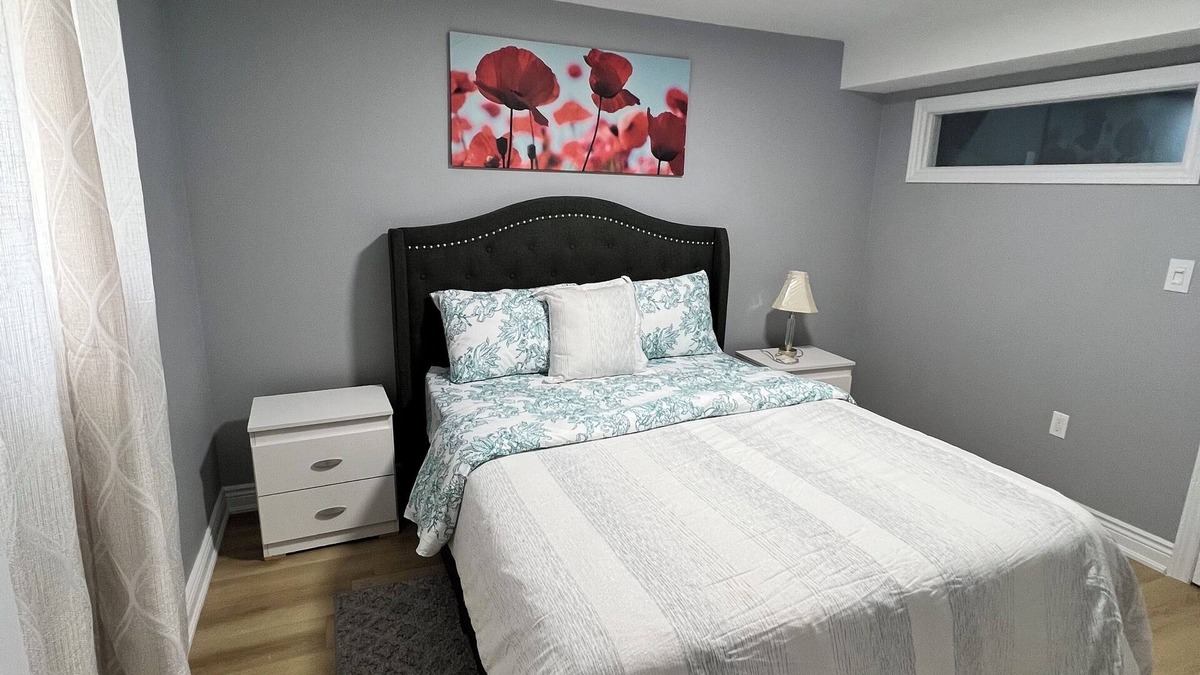 Churchill Meadows House | Brand New Basement Apartment