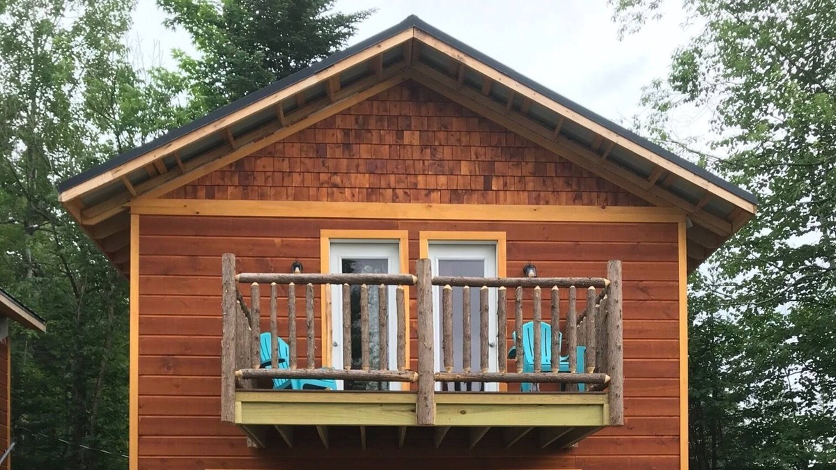 Inlet Cottage | Brand New Beach Front Cottage, located on 4th Lake, walking distance to town.