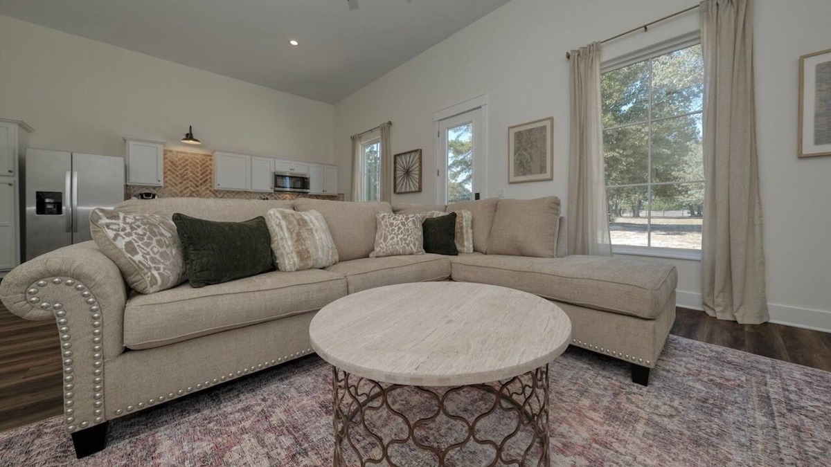 Lindale House | Brand New, Beautifully Appointed, Country Cottage!