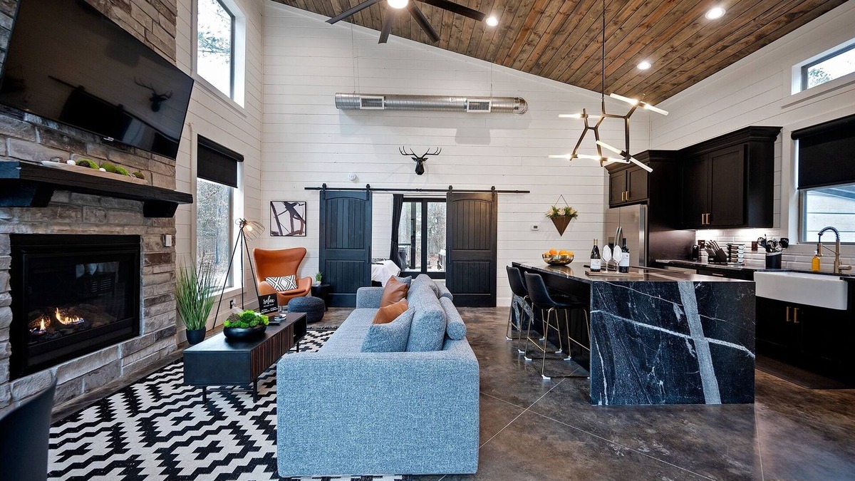 Pickens Cabin | BRAND NEW! BOHO Modern + Chic Luxury Couples Retreat!