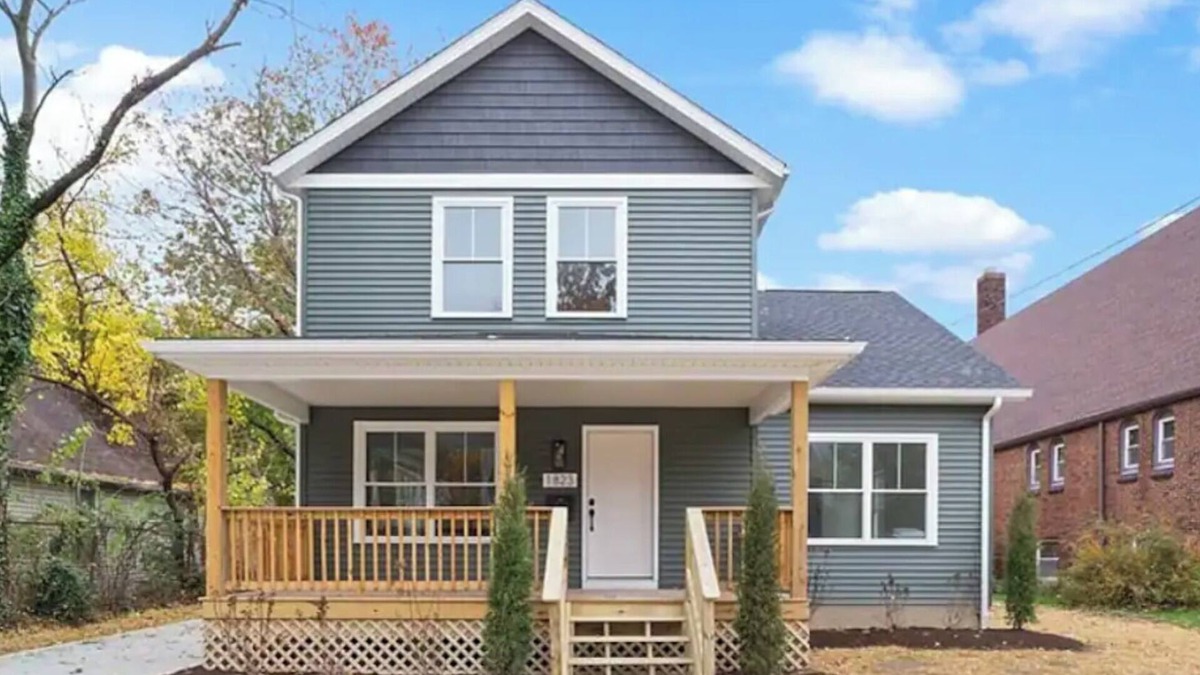 Hough House | Brand New Build! 3BR Home by Cleveland Clinic & Playhouse Square!