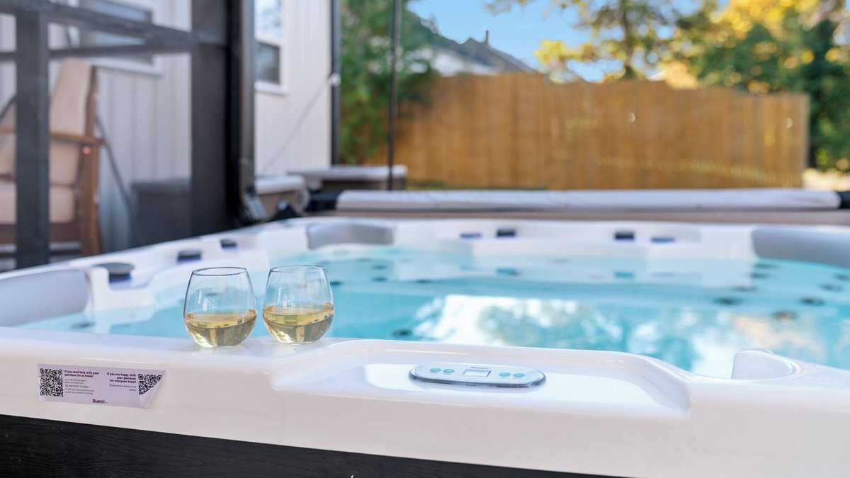 Frankfort House | Brand New Build > Hot Tub > 3 King Beds > 7 Minutes to Buffalo Trace