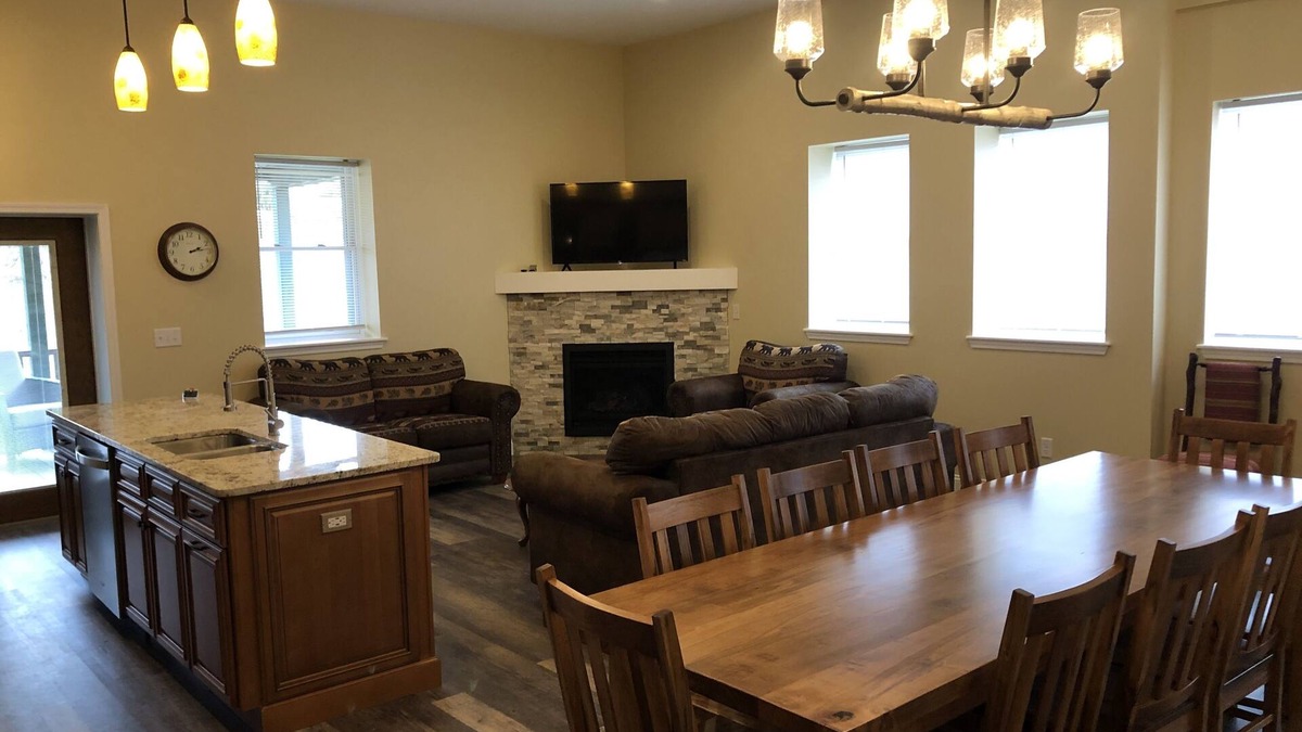 Ellicottville House | Brand New Build in Ellicottville's village! The Gorgeous Chardonnay Chalet