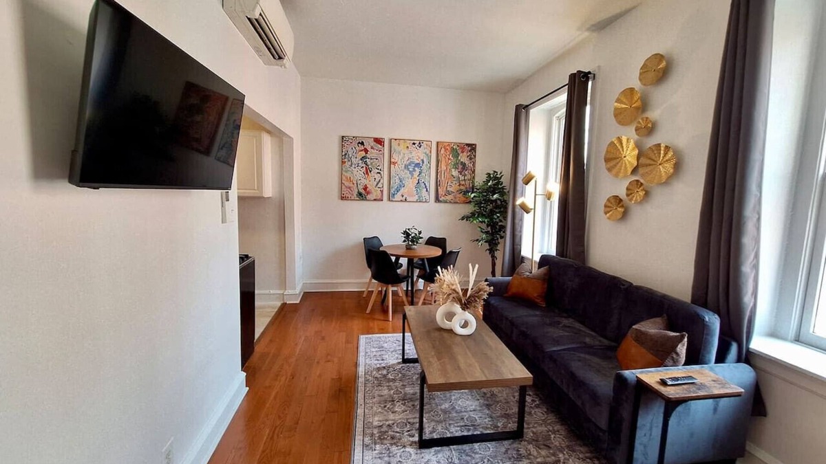 Center City West Apartment | Brand New Center City 1/1 | King Bed | Fast WiFi