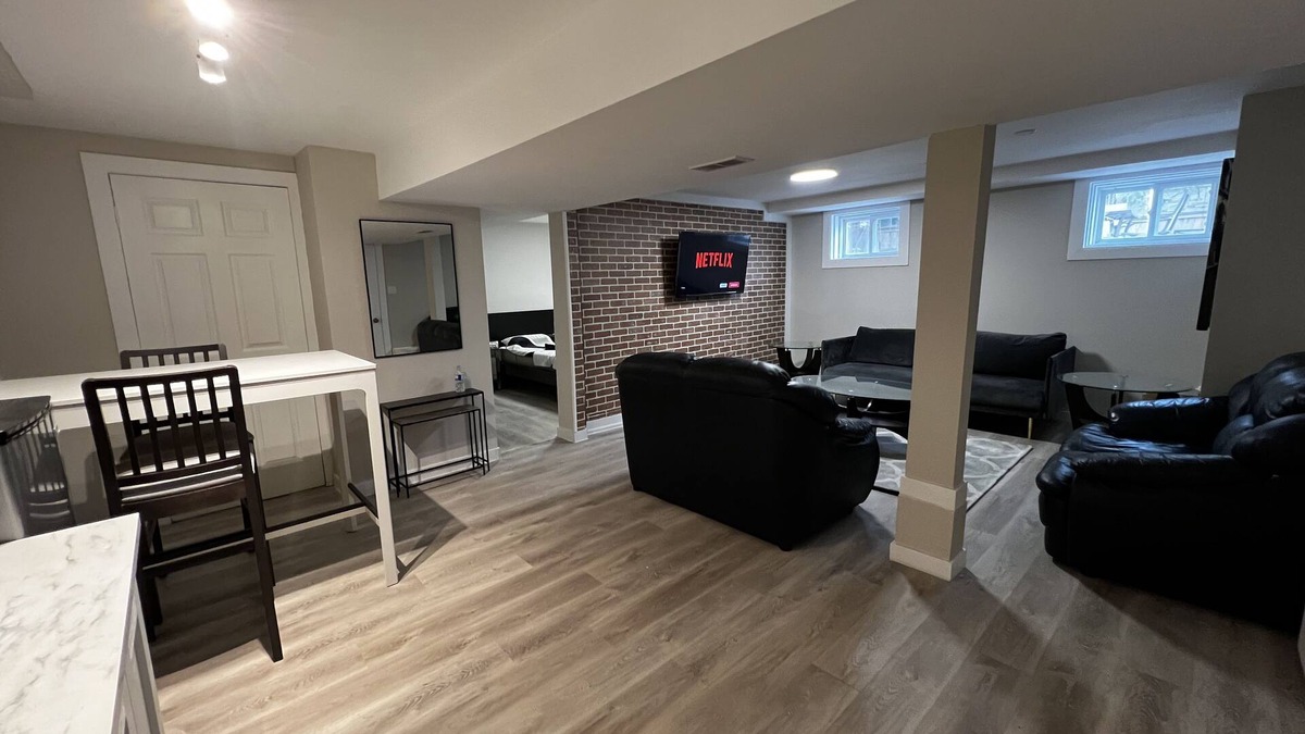 Richmond Hill Apartment | Brand new charming & cozy 1 bed/1 bath lower apartment