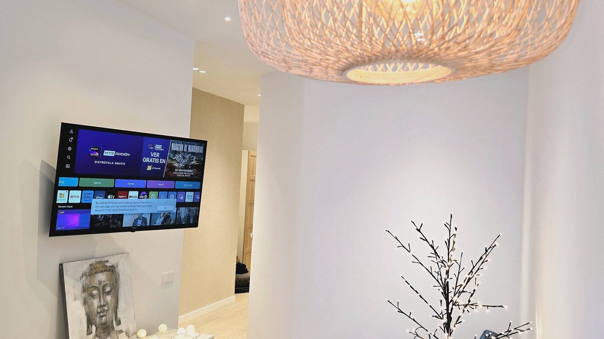 Aiora Apartment | Brand New! Clean & close to everything! Fast WiFi