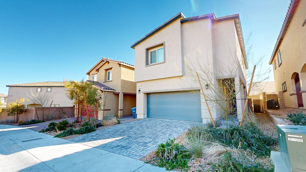 Centennial Hills House | Brand-new comfortable home with smart TVs, full kitchen, patio - great location