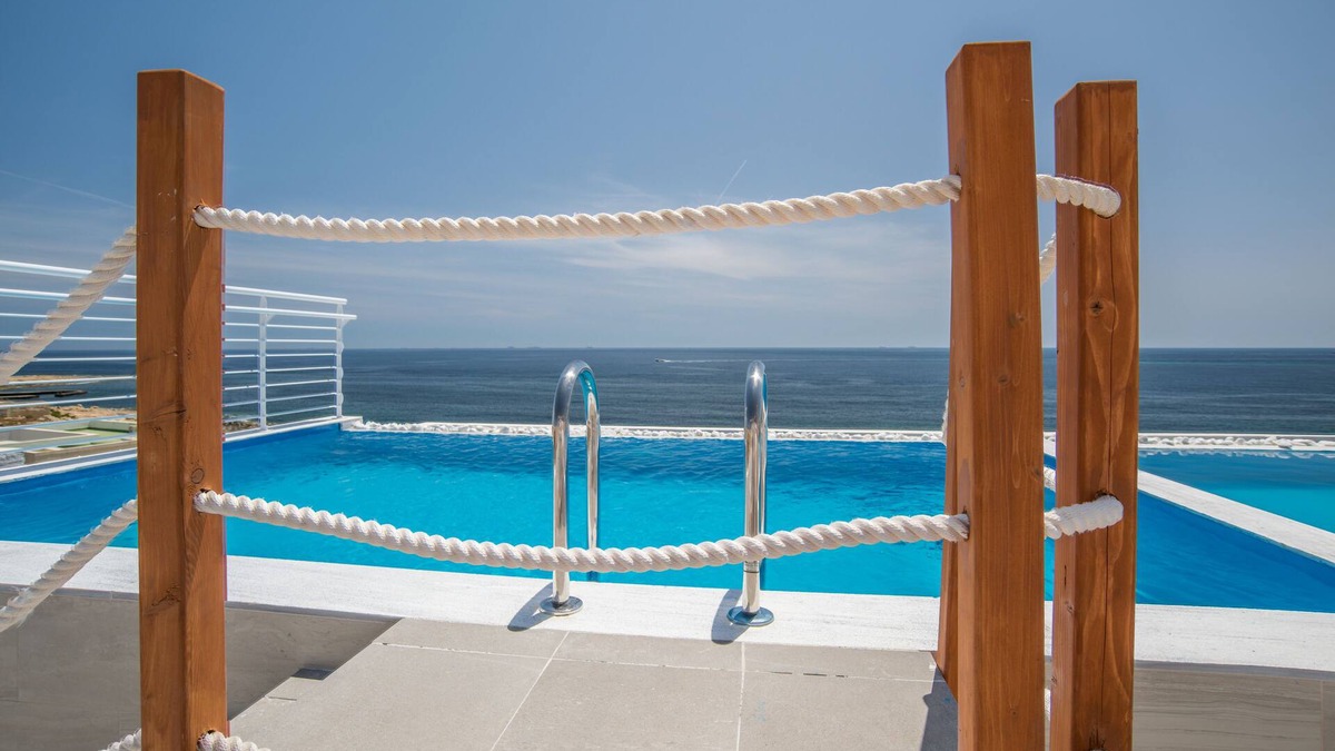 San Tumas Apartment | Brand New Contemporary Sky Villas with Private pool - The Waterfront
