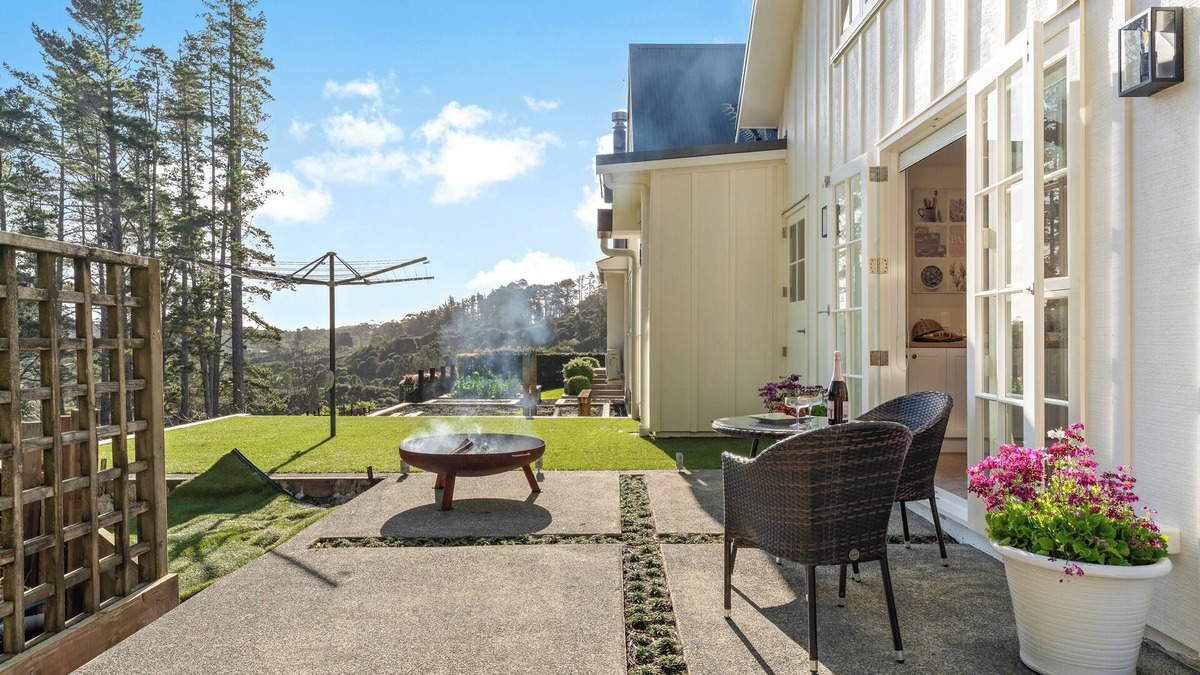 Coatesville House | Brand New Cosy Traditional BnB with Rural Views