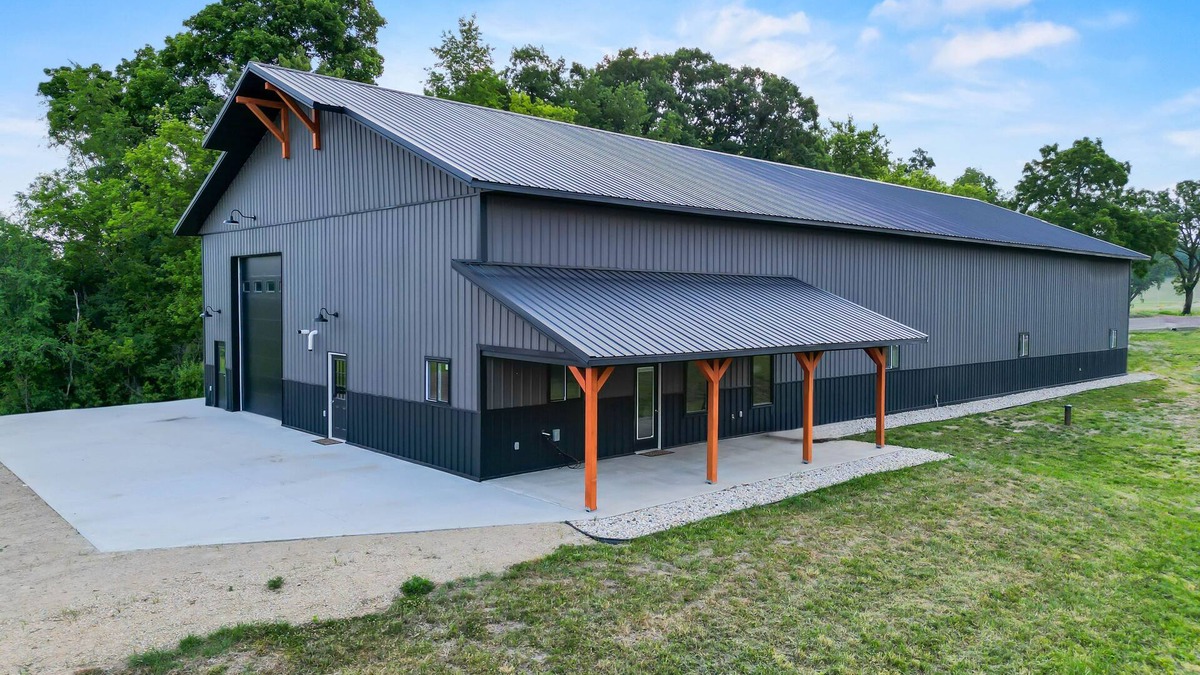 Cottage Grove House | Brand New Country Rustic Barn-R&R At It's Finest! Madison Area