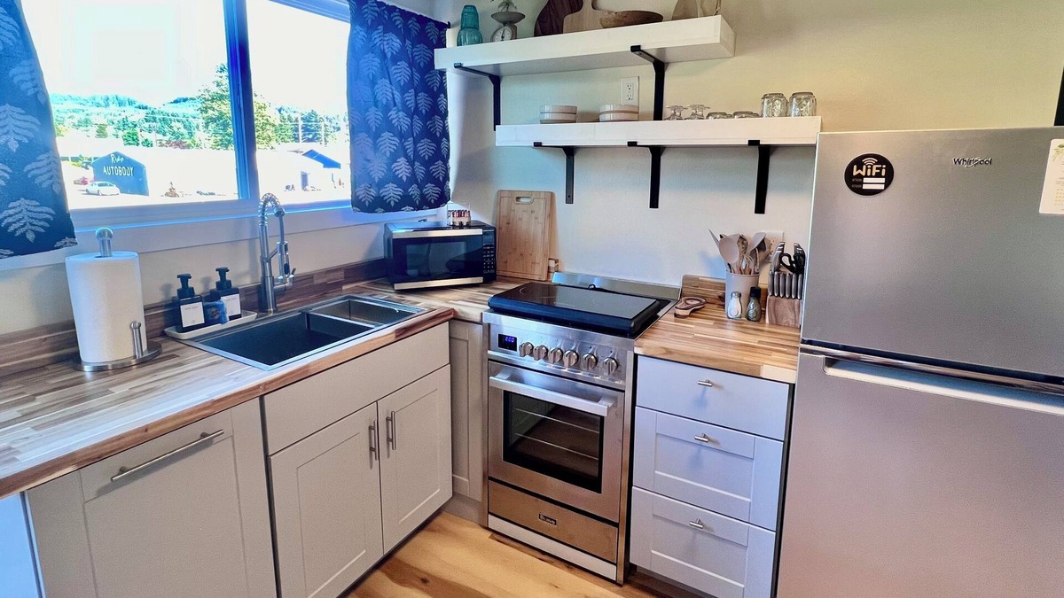 Forks Apartment | Brand new Cozy apartment in lovely Forks with WiFi,
