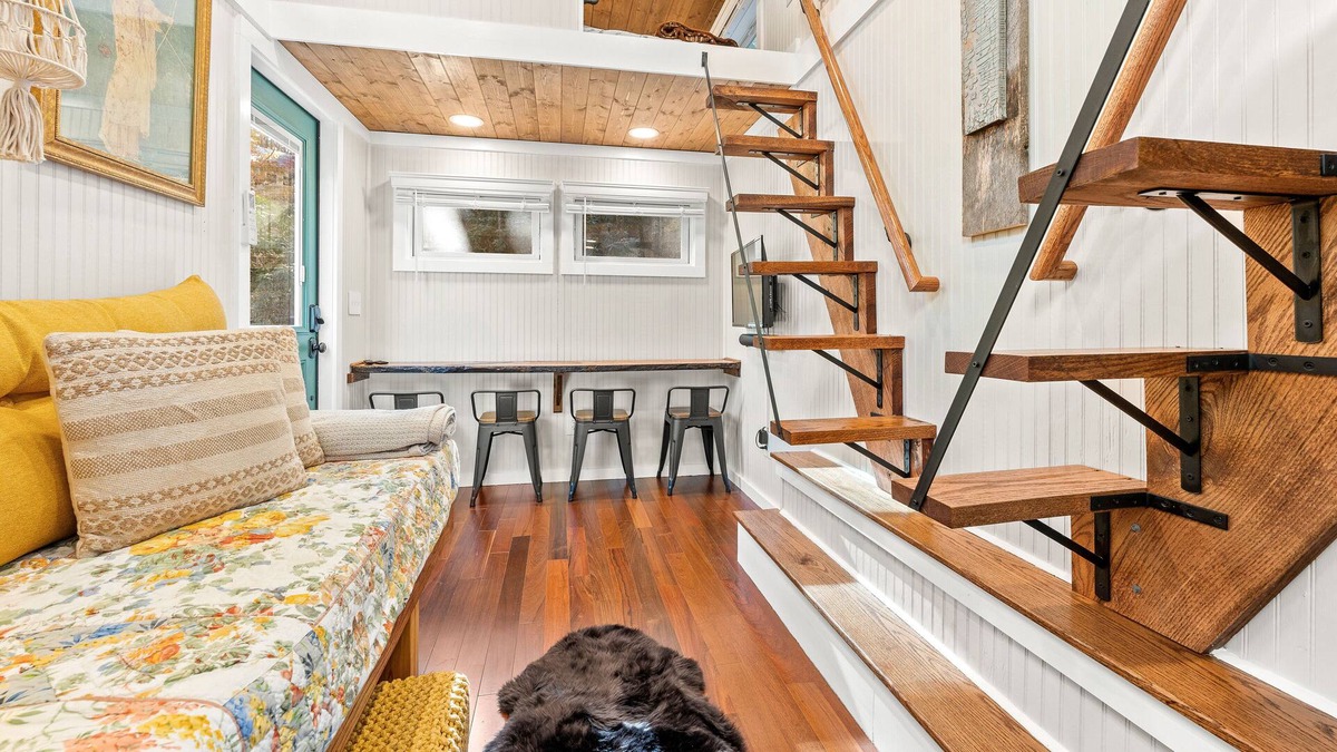 Franklin Cottage | Brand new custom tiny house on creek - 2 bedrooms