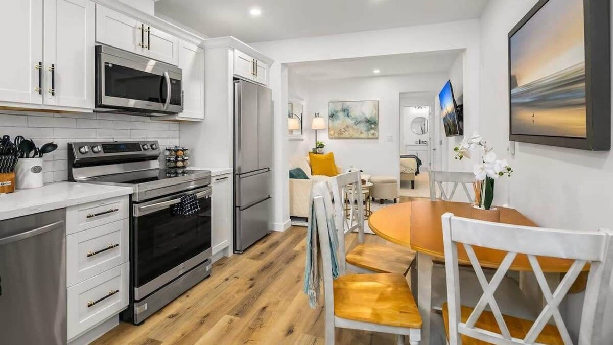 Picnic Point-North Lynnwood Apartment | Brand New Designer's Stylish 1BR Home - 1min to I5