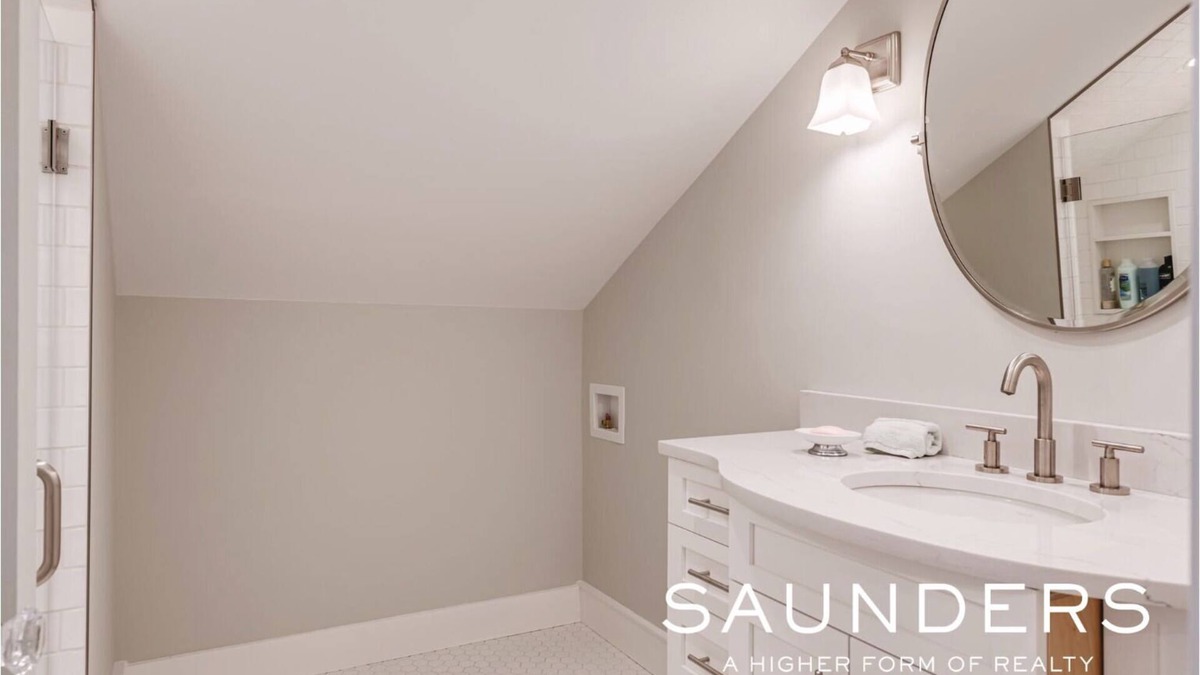 Village of East Hampton House | Brand New Designer appointed home in the heart of East Hampton Village