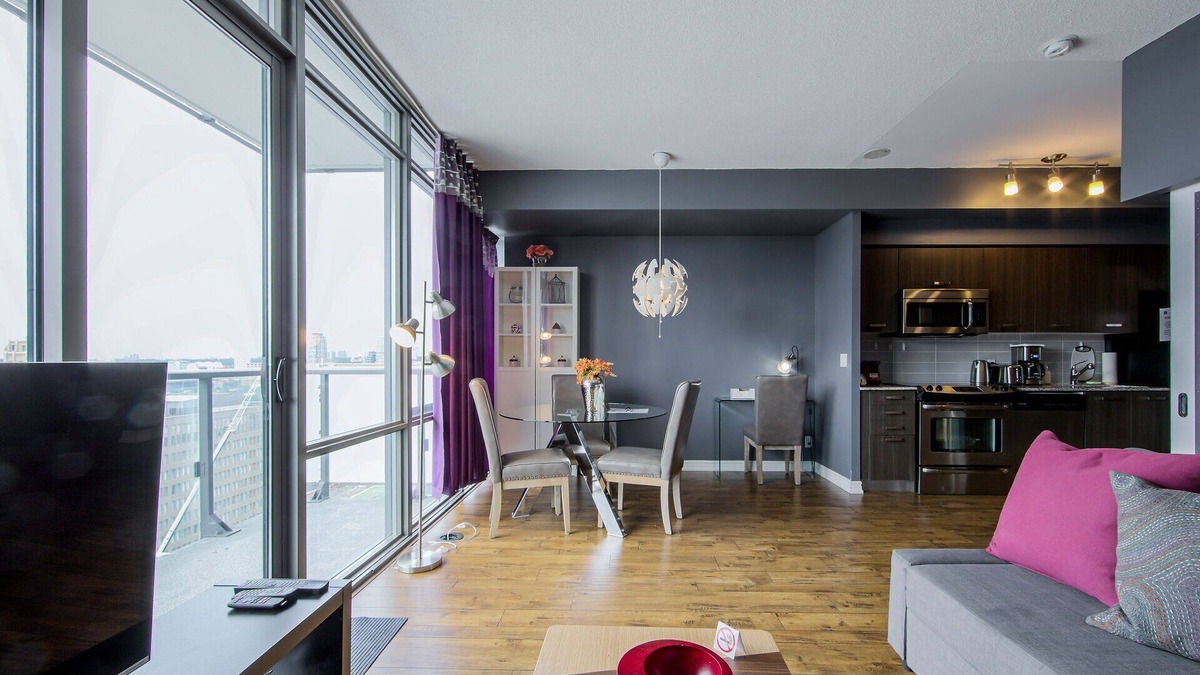 Bay Cloverhill Condo | Brand New FAMILY FRIENDLY Bay St. Downtown Toronto Condo near Sick Kids Hospital