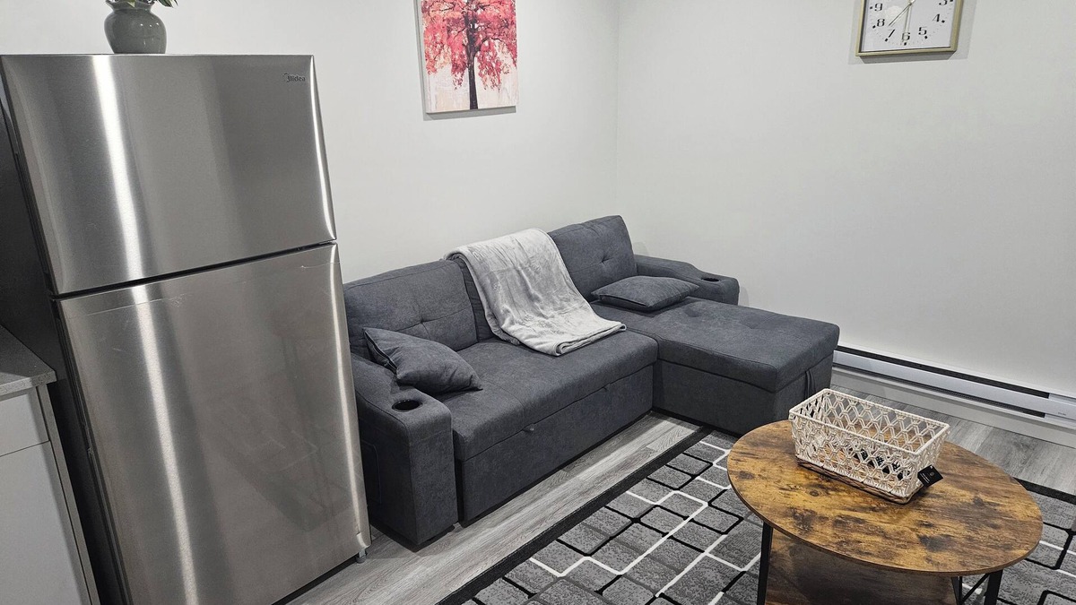 Regina House | Brand new, fully furnished suite in a serene East Regina neighborhood The Towns.