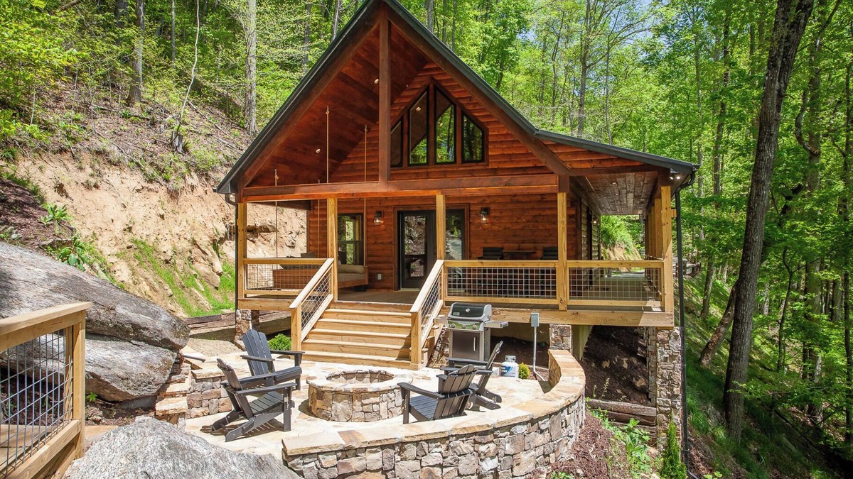 Whittier Cabin | Brand New! Hickory Wind: Charming 2 Bedroom Cabin in Whittier