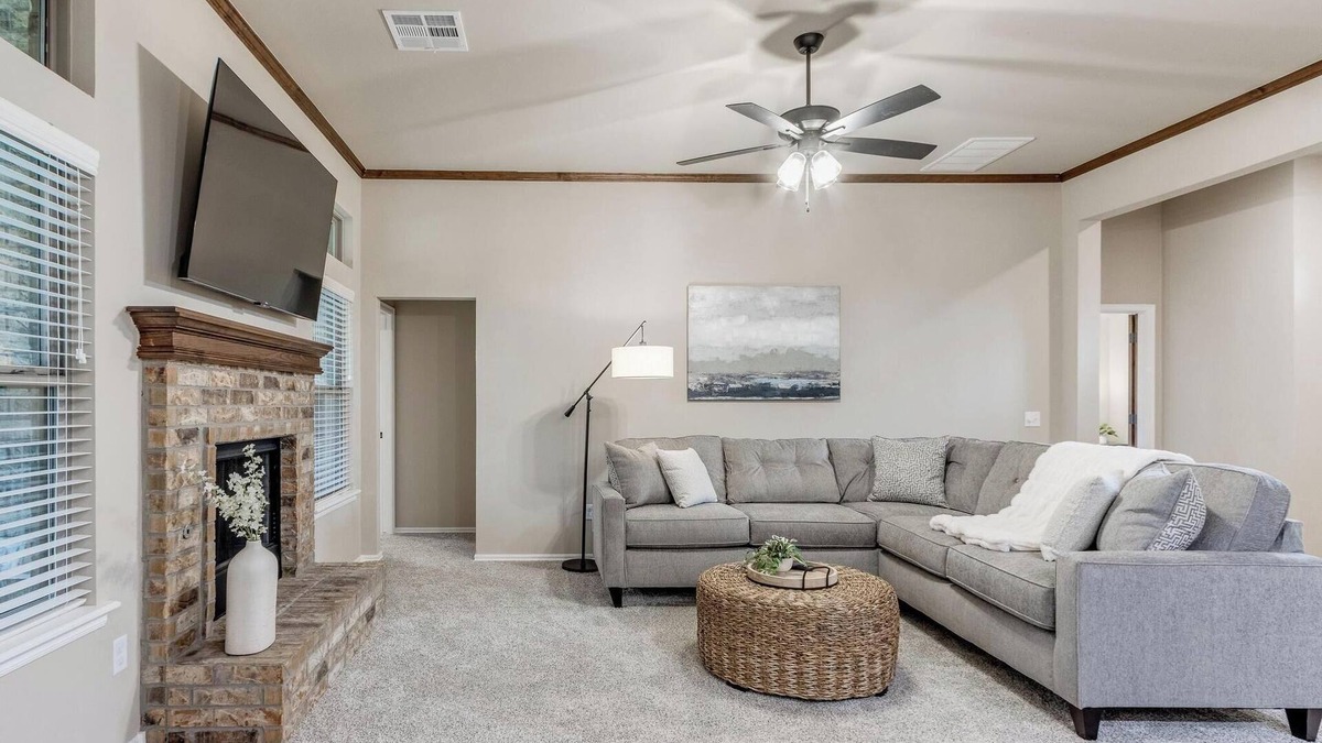 Mustang House | Brand New Home - Accessible to Yukon and Mustang!