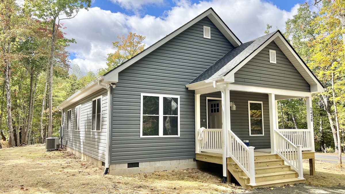 Hood House | Brand new home, close to Massanutten Resort and the Shenandoah -pet friendly!