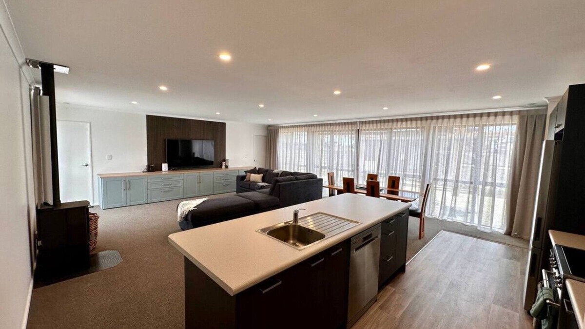 Waitarere Beach House | Brand New Home @ Waitarere Beach
