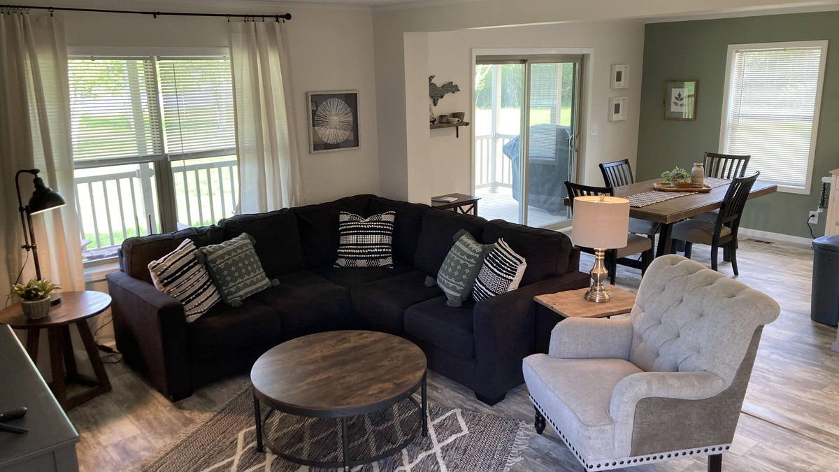 Gladstone House | Brand new home on Escanaba River 10 min. from town