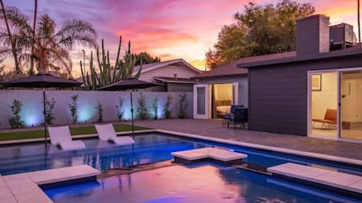 Peaceful Valley House | Brand New Hot Tub & Heated Pool, Perfect Location
