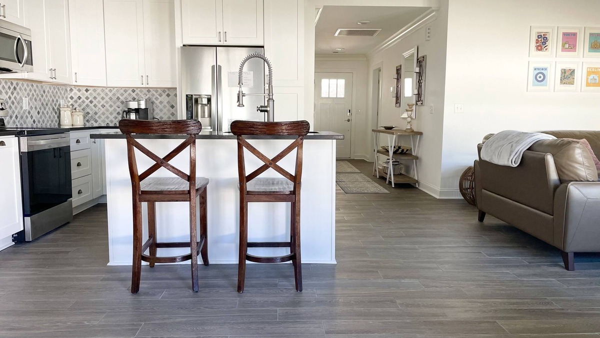 Mauldin House | Brand new house. Pet friendly. King bed. Mauldin Simpsonville. 2 car garage.
