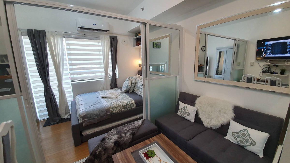 Ususan Condo | Brand new immaculate and fully furnished1 BR + balcony