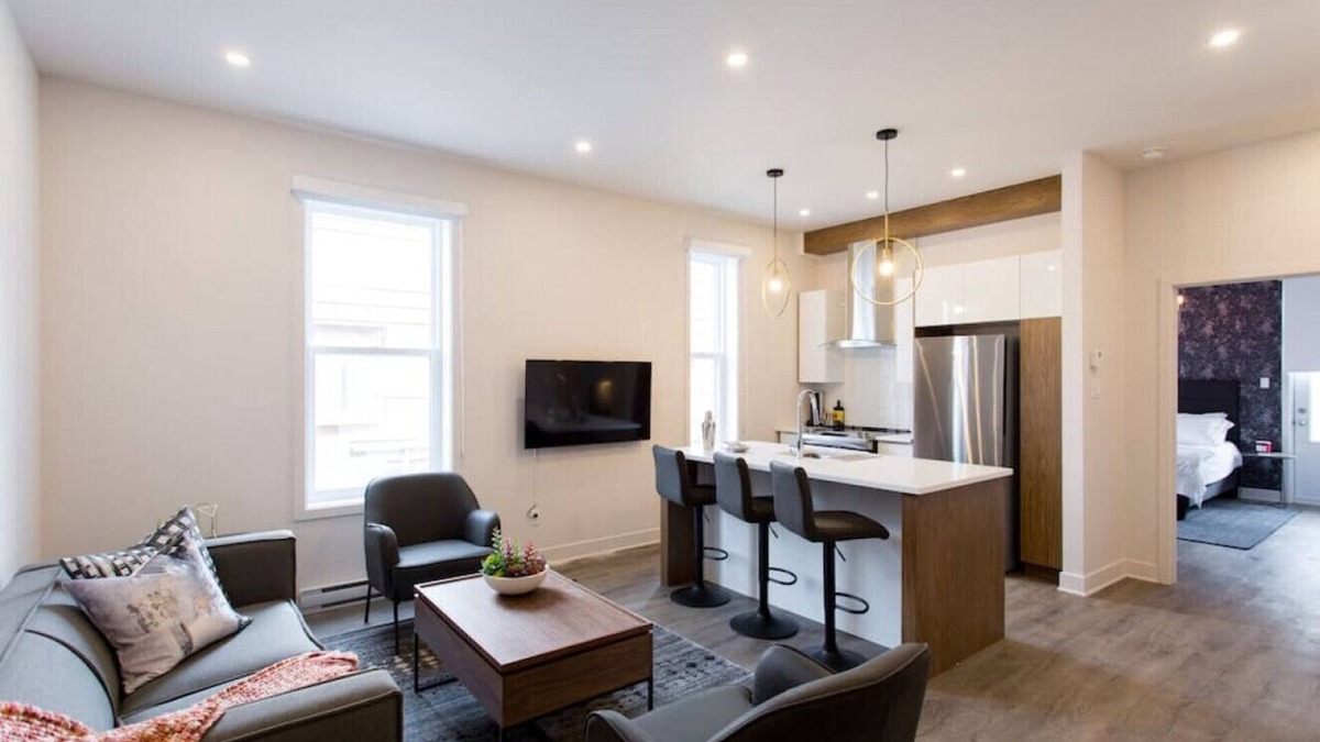 Mile End Apartment | Brand New Light filled Mile End Flat by Denstays