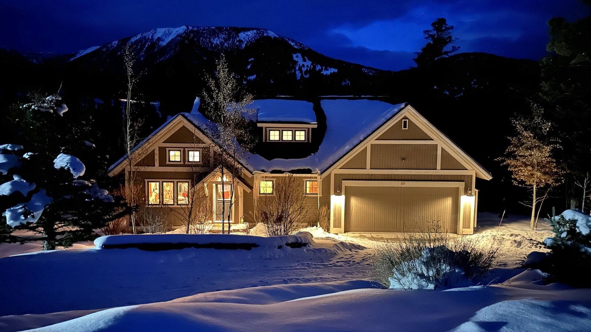 Antler Ridge House | BRAND NEW LISTING! Gorgeous Private Big Sky Cabin!