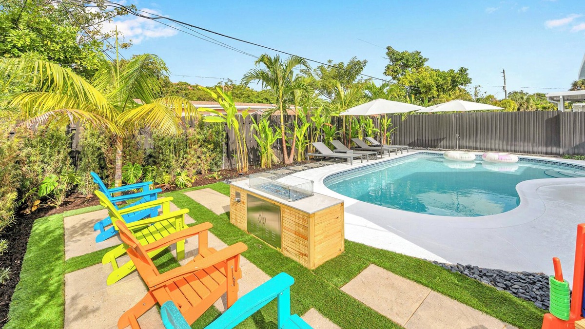 Plantation House | Brand new listing, Heated Pool, Fire Pit, Games, 15 Min to the beach & Las Olas