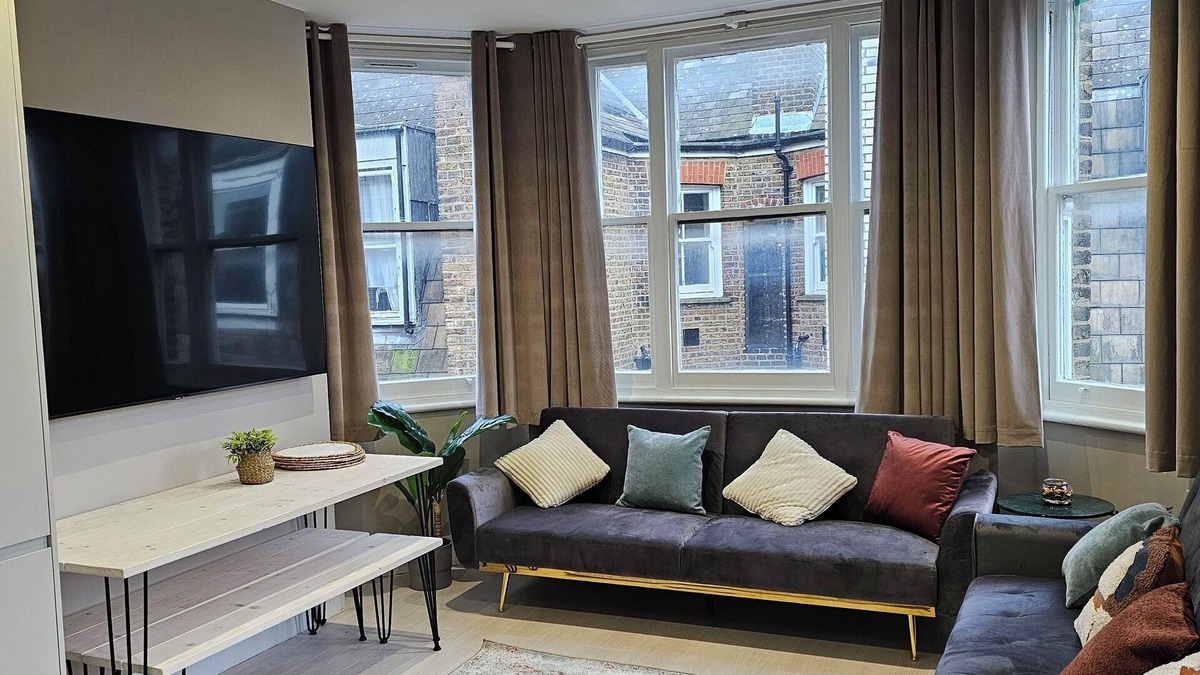 West Kensington Apartment | Brand New London flat. One minute walk from West Kensington Underground Station