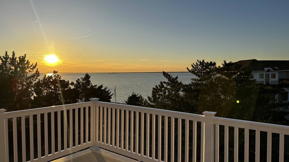 Harvey Cedars House | Brand-New Luxury Home with Amazing Bay Views/SUNSETS-1 block to Ocean, Swim Spa