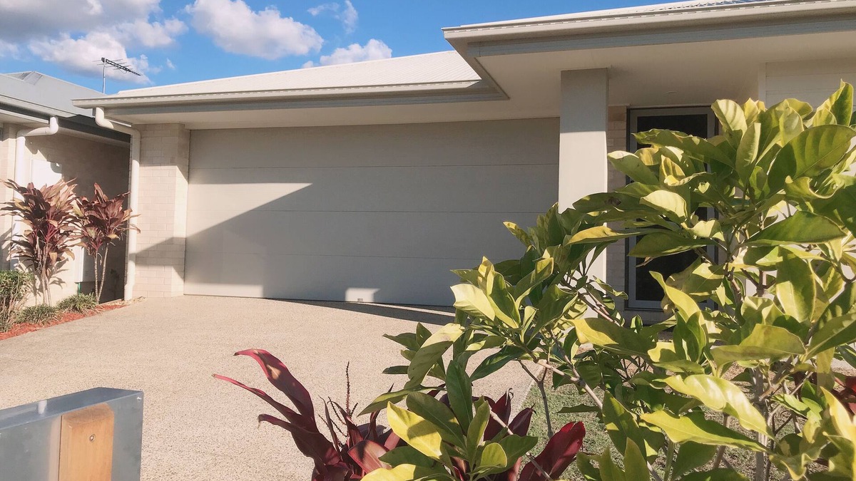 Dakabin House | Brand new luxury home at Dakabin close to shop and North Lakes