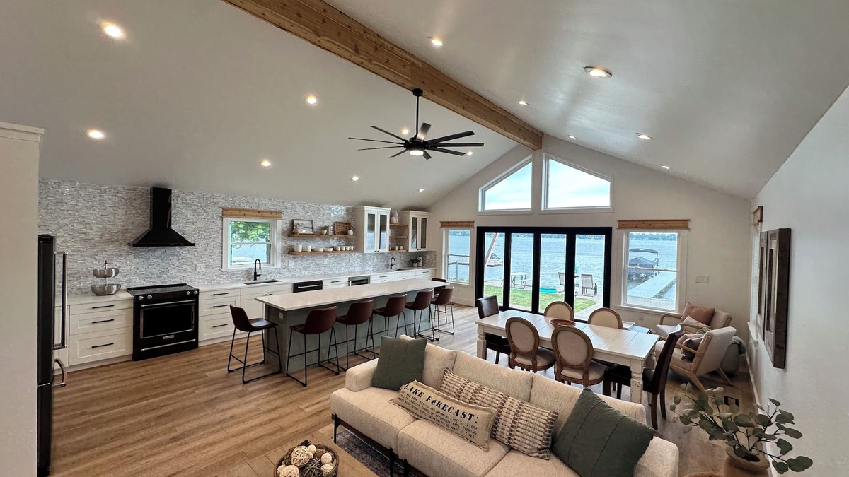 Pinckney House | Brand-New Luxury Lakefront! 5BR/4BA, 3 Primary Suites, Dock & Boat Rental Option