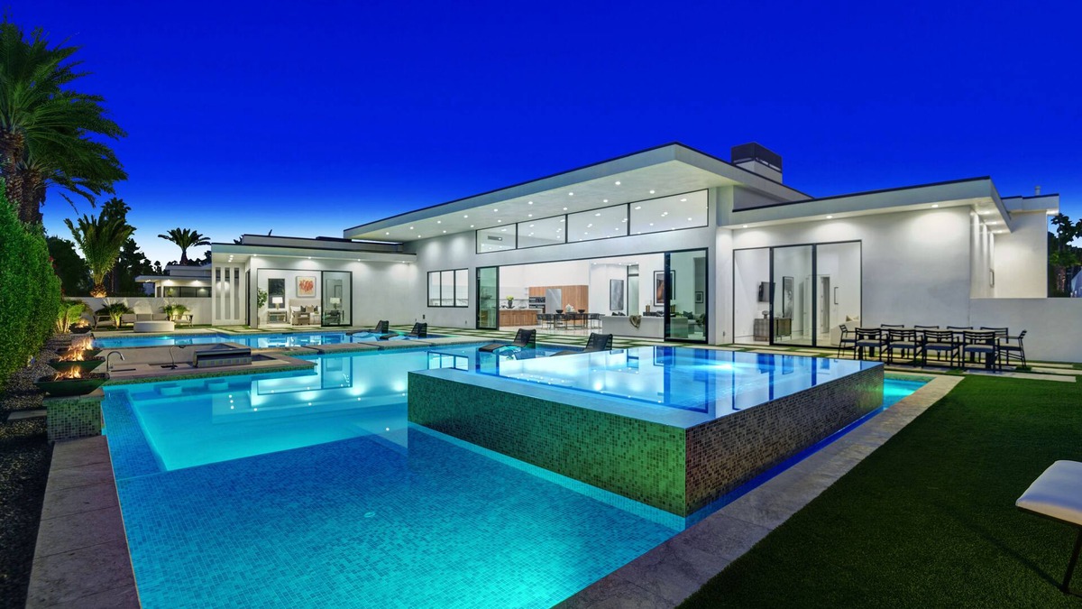 Magnesia Falls Cove House | Brand New Luxury Vacation Rental, Private Resort Style Pool & Spa-3