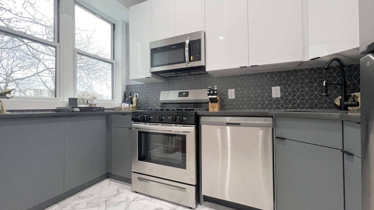 Port Morris Apartment | BRAND NEW Minutes to center of NYC 3 baths